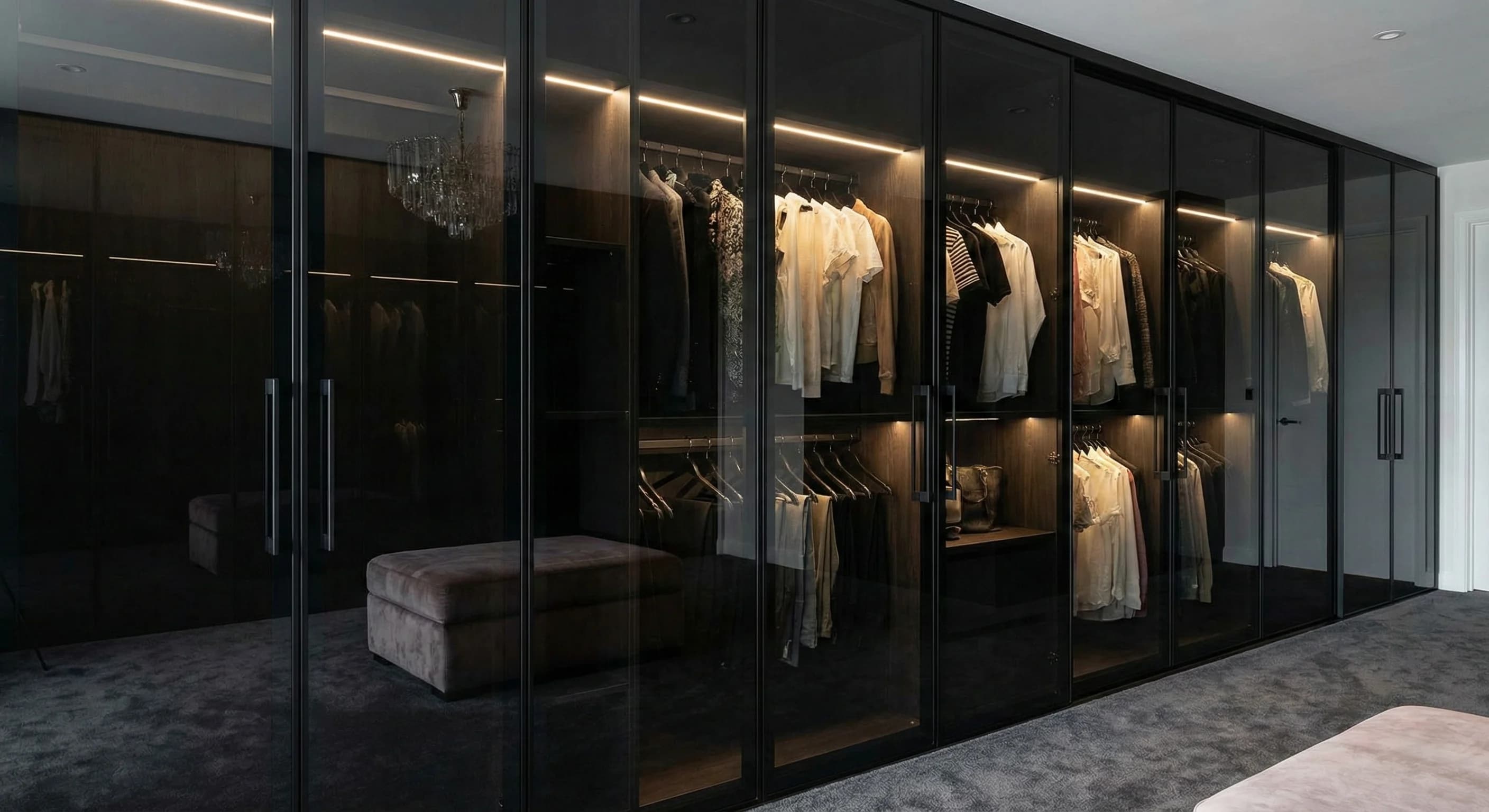 Мебелни витрини и вратички