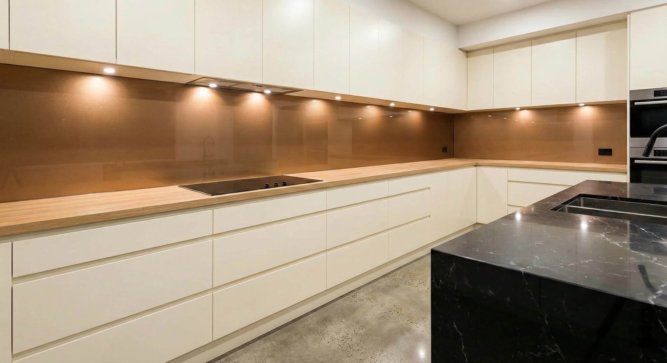 Гърбове за кухни и кухненски плотове